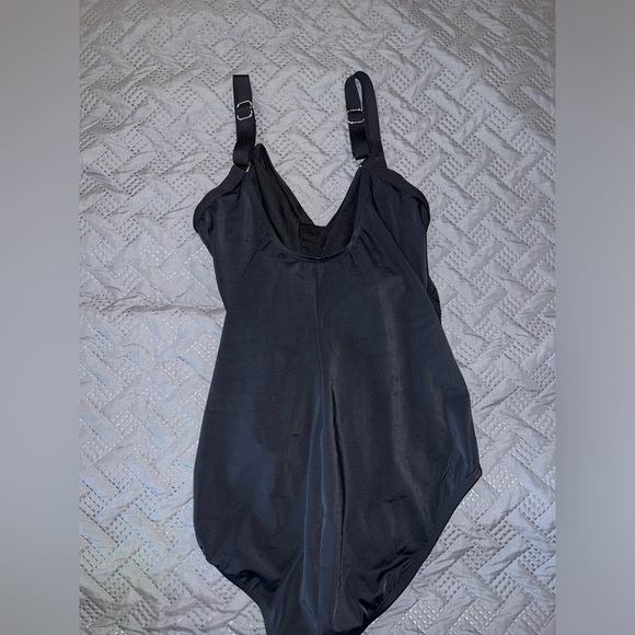Jantzen Tummy Control Black Ruffled Swimsuit One Piece Women's 16W - Picture 4 of 4